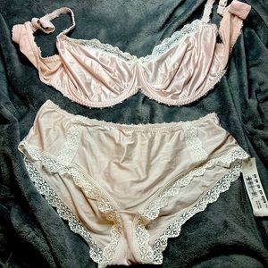 NWT Freya bra 38E and panty XL lingerie set